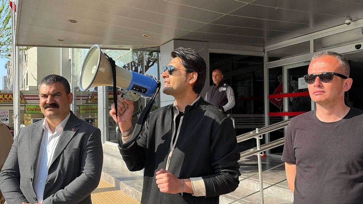 İzmir Karşıyaka Belediyesi’nde 455 memur eylemde