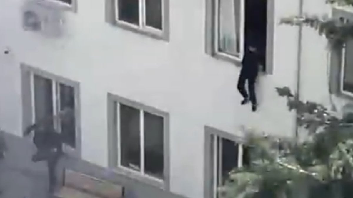 Kahramanmaraş’ta saldırı sırasında öğrenciler camlardan kaçmaya çalıştı