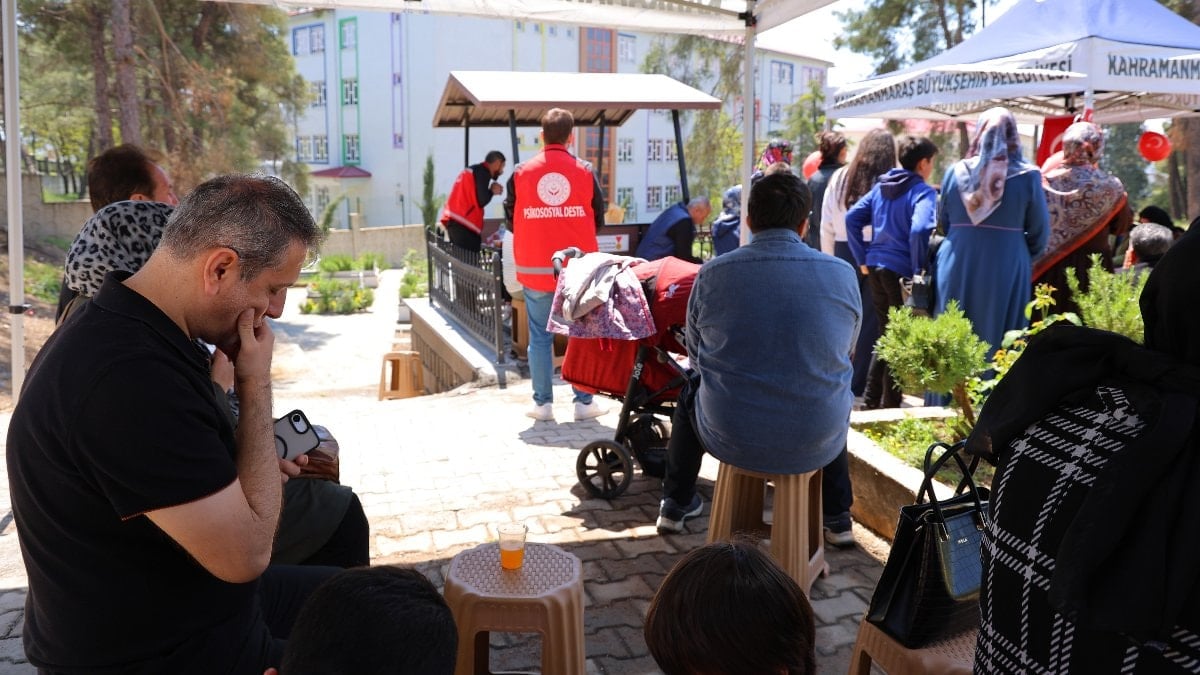 Kahramanmaraş’taki okul saldırısında ölen Zeynep’in babasından 23 Nisan ziyareti