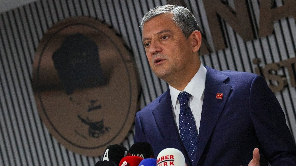 Kemal Kılıçdaroğlu ile Özgür Özel arasında “tokalaşma” krizi: Dalgınlıktır