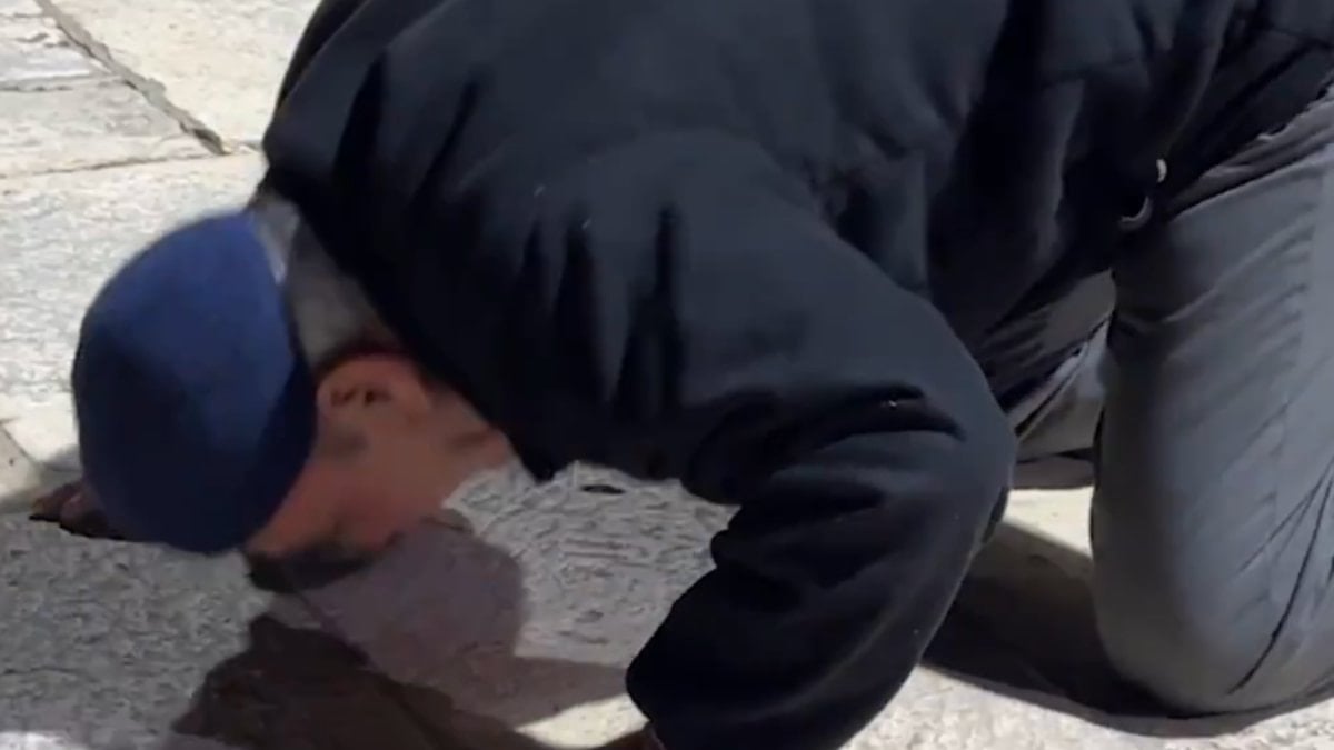 Mescid-i Aksa, 41 gün sonra ibadete açıldı: Gözyaşları sel oldu