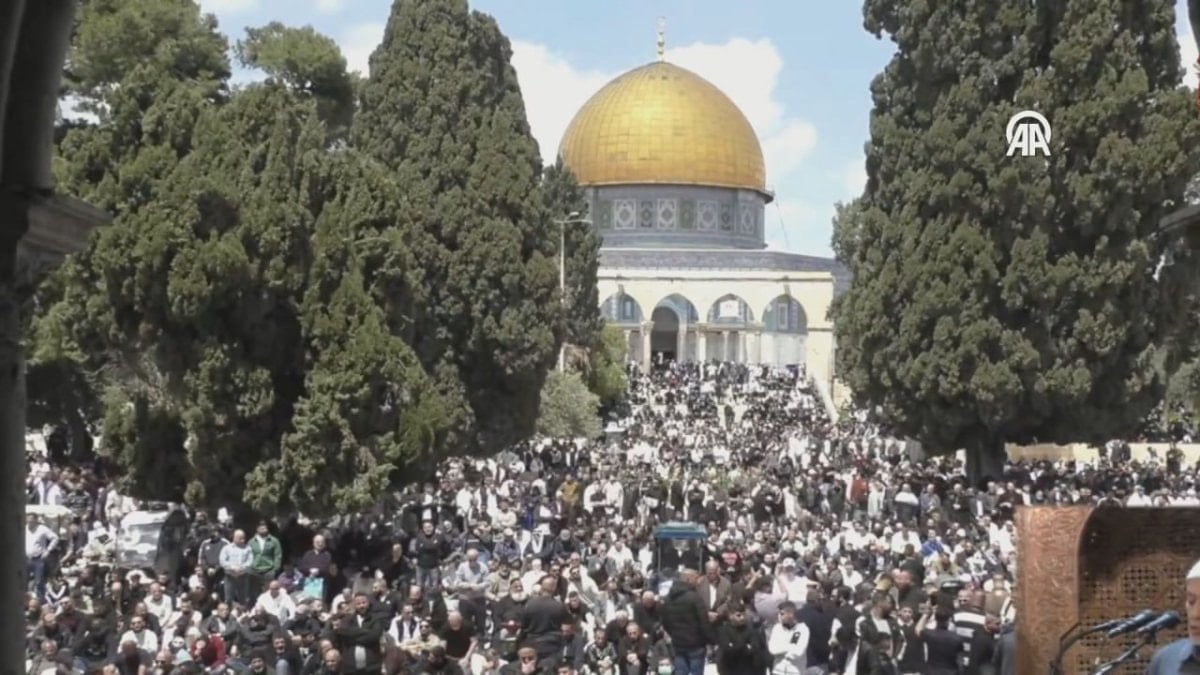Mescid-i Aksa’da 42 gün sonra ilk cuma namazı