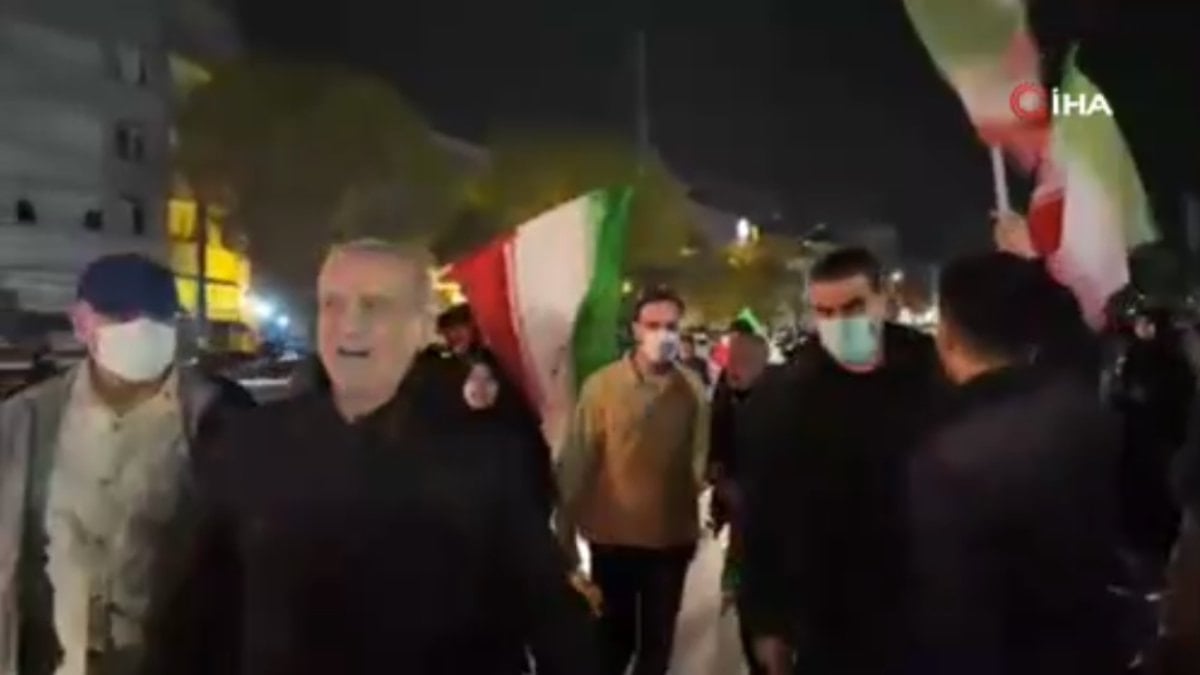 Mesud Pezeşkiyan ile Abbas Arakçi, Tahran’daki gösterilere katıldı