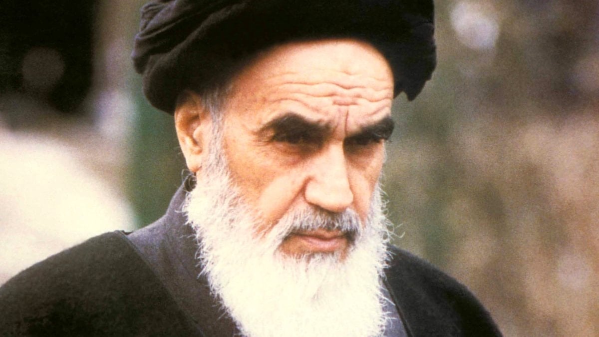 MİT, İran Devrimi’nin lideri Humeyni’nin Türkiye’de ikamet ettiği döneme ait belgeyi paylaştı