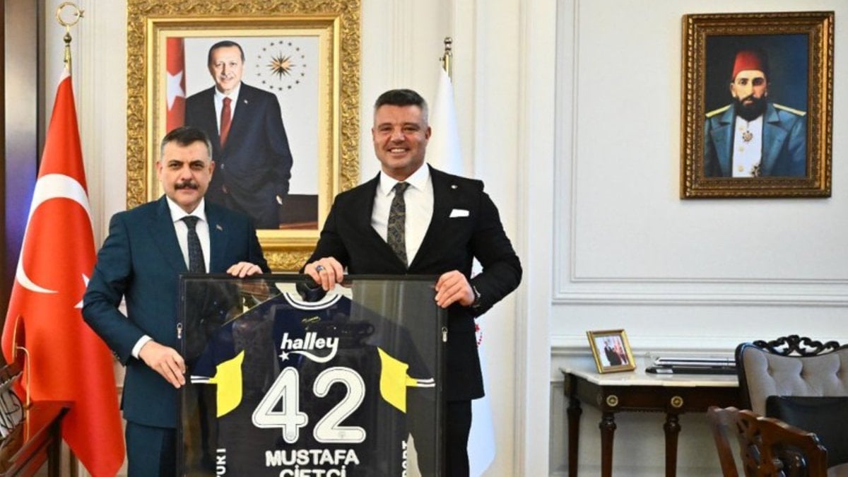 Mustafa Çiftçi’nin makam odasındaki Abdülhamid tablosu, CHP kanadını rahatsız etti