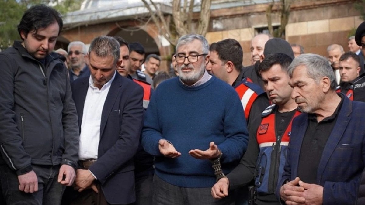 Siirt’te annesinin cenazesine katılan Fadıl Akgündüz, jandarmalarla tartıştı