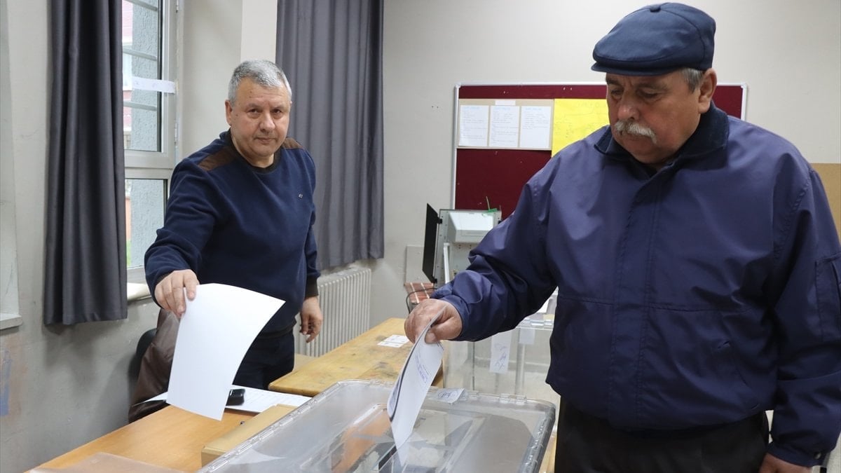 Trakya’daki çifte vatandaşlar, Bulgaristan’daki seçim için sandık başında