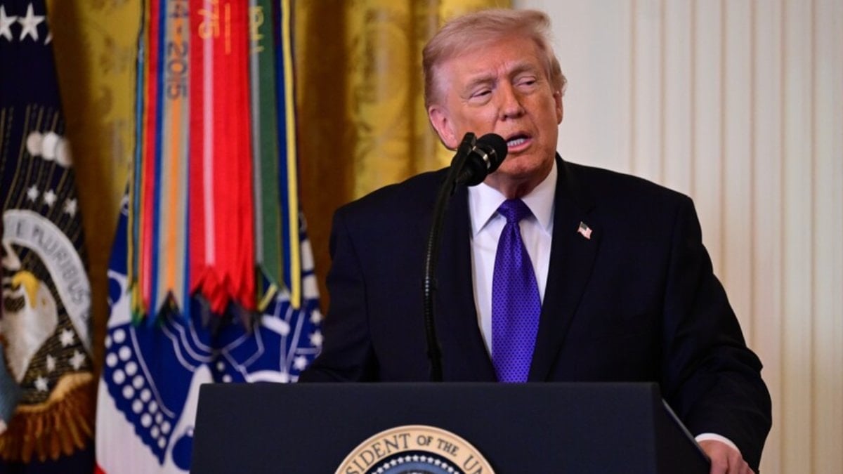 Trump ABD’lilerin her yerden karşısına çıkıyor: Şimdi de pasaportta fotoğrafı olacak