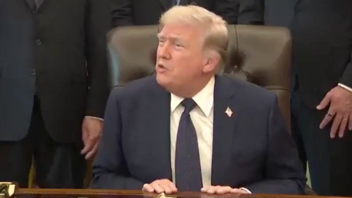 Trump’a ‘savaş ne kadar sürecek’ diye soruldu: Benzin fiyatını duyunca tansiyon yükseldi