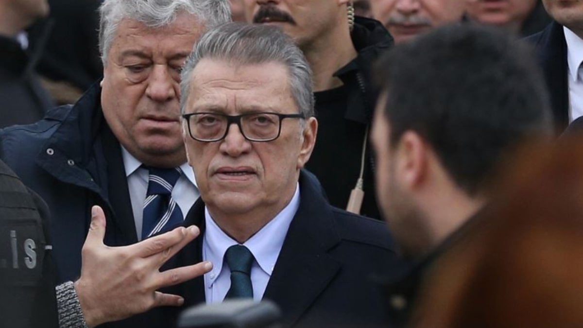 Türk siyasetinin önemli isimlerinden biri: Eski Başbakan Mesut Yılmaz’ın portresi