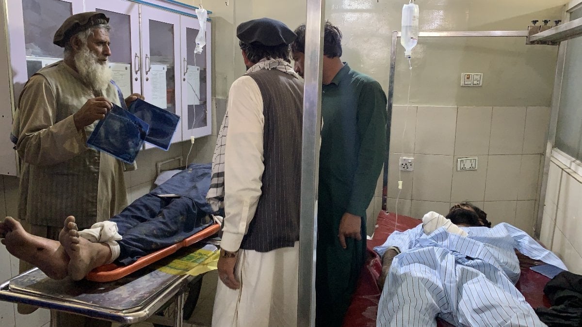 Afganistan’da mültecileri taşıyan kamyon devrildi: 22 ölü