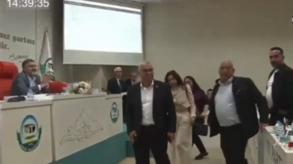 Antalya’nın Serik Belediye Başkanı Kumbul’dan ‘İyi ki AK Parti’ye geçmişim’ çıkışı