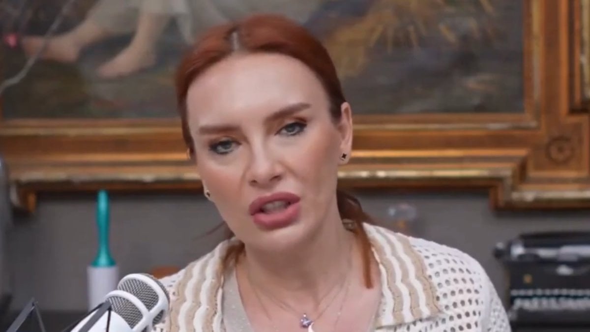 Bahar Feyzan’dan “Grup seks ve viski partisi yapamazsınız” diyen Nevşin Mengü’ye yanıt