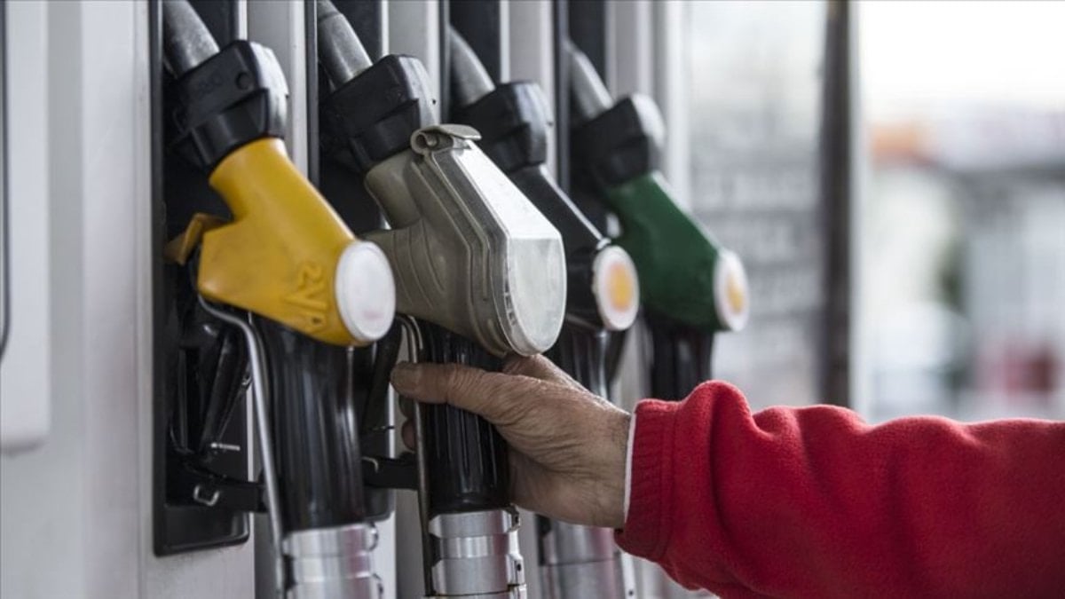 Benzine indirim geliyor: Pompaya yansıyacak