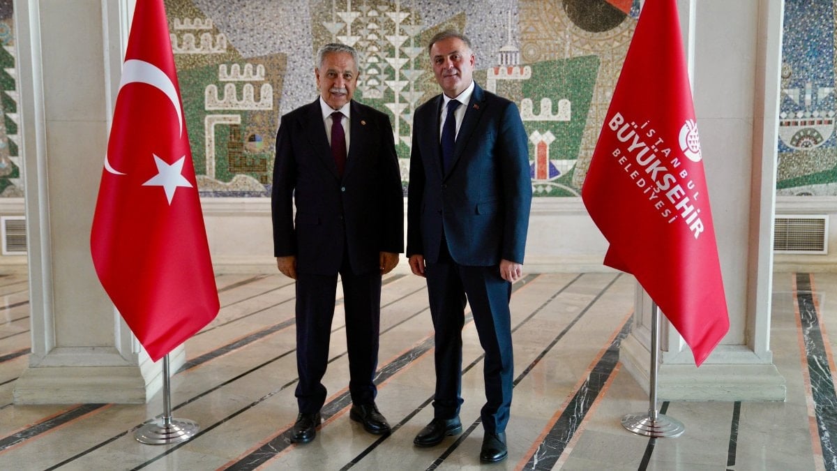Bülent Arınç’tan İBB’yi ziyaret etti