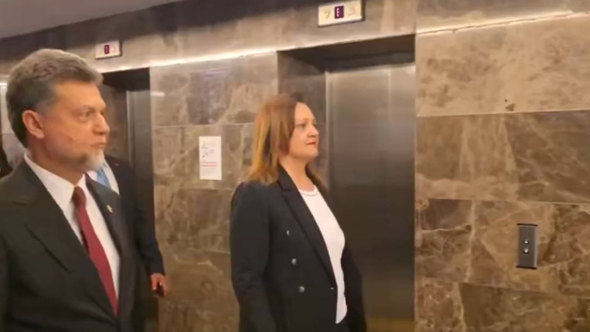 Burcu Köksal AK Parti Genel Merkezi’nde
