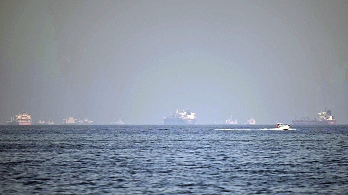 CENTCOM: İki gemi Hürmüz Boğazı’nı geçti