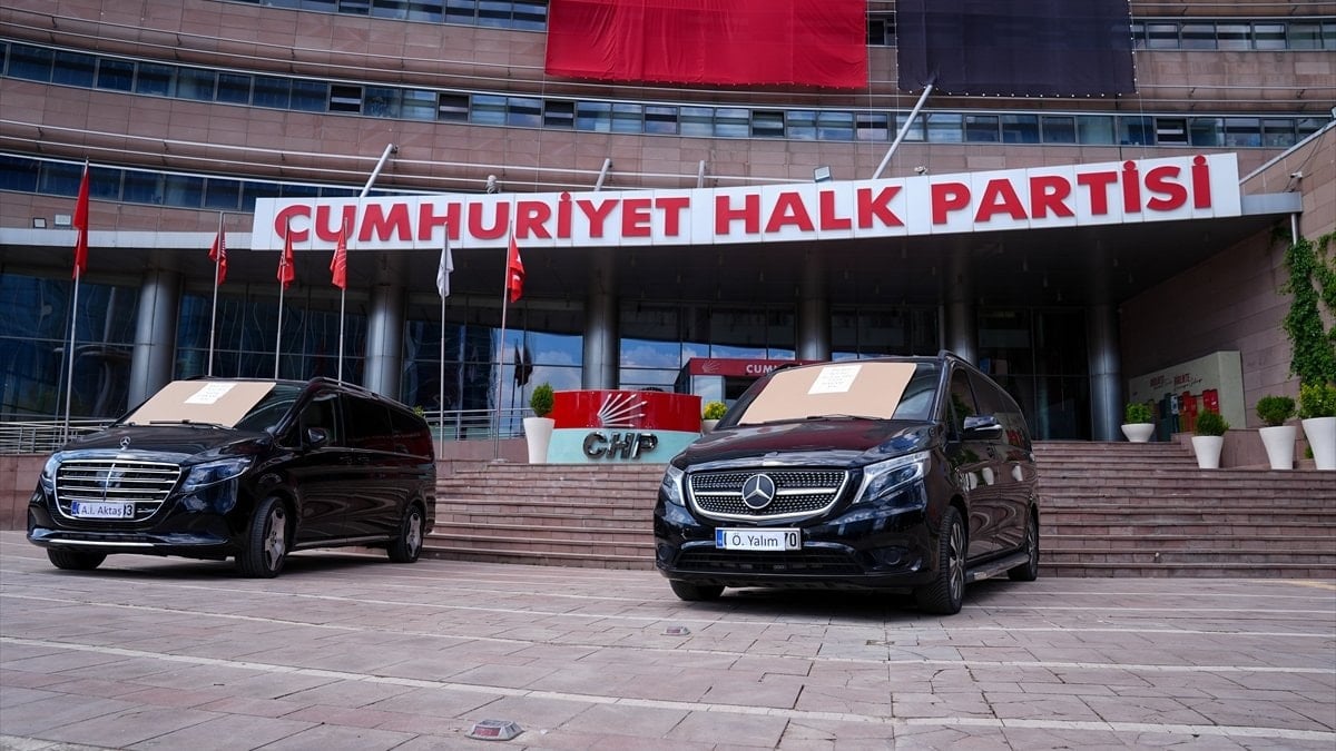 CHP’li vekiller Whatsapp’ta küfürleşti: Grupları ayırdılar