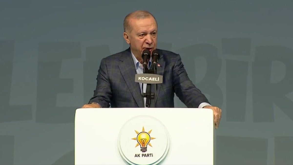Cumhurbaşkanı Erdoğan, Bir Gençlik Şöleni’nde gençlere hitap ediyor