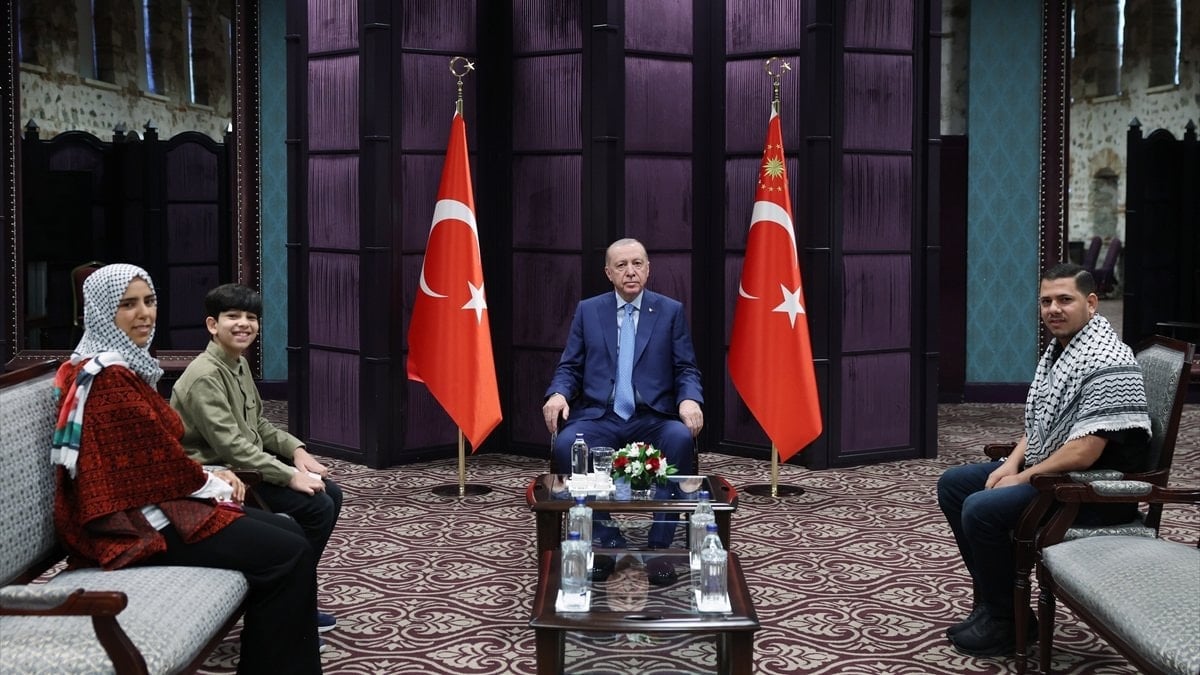 Cumhurbaşkanı Erdoğan, Gazzeli Ramazan Ebu Cezer ve ailesini kabul etti