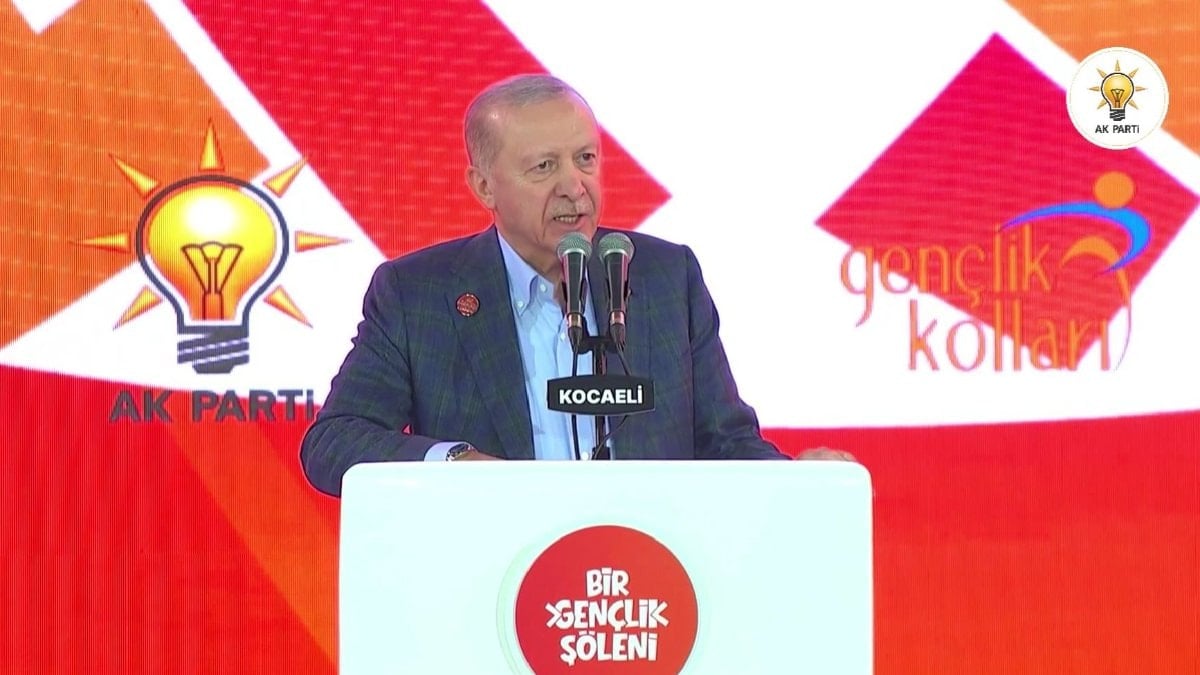 Cumhurbaşkanı Erdoğan, Kocaeli Stadyumu’nda AK Partili gençlere sesleniyor