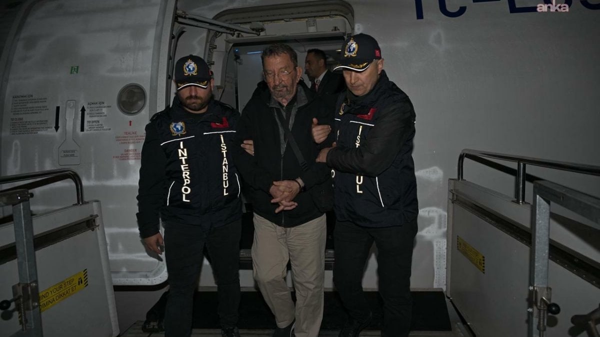 Deprem müteahhidinden pişkin savunma: Yıkılmadı, ikiye ayrıldı