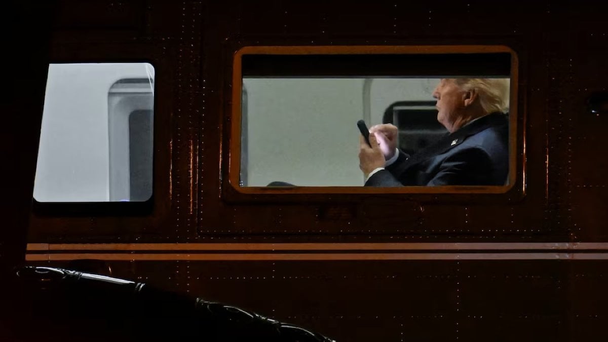 Donald Trump’ın çıkarmaya hazırlandığı telefon, piyasaya sürülemeden skandala karıştı