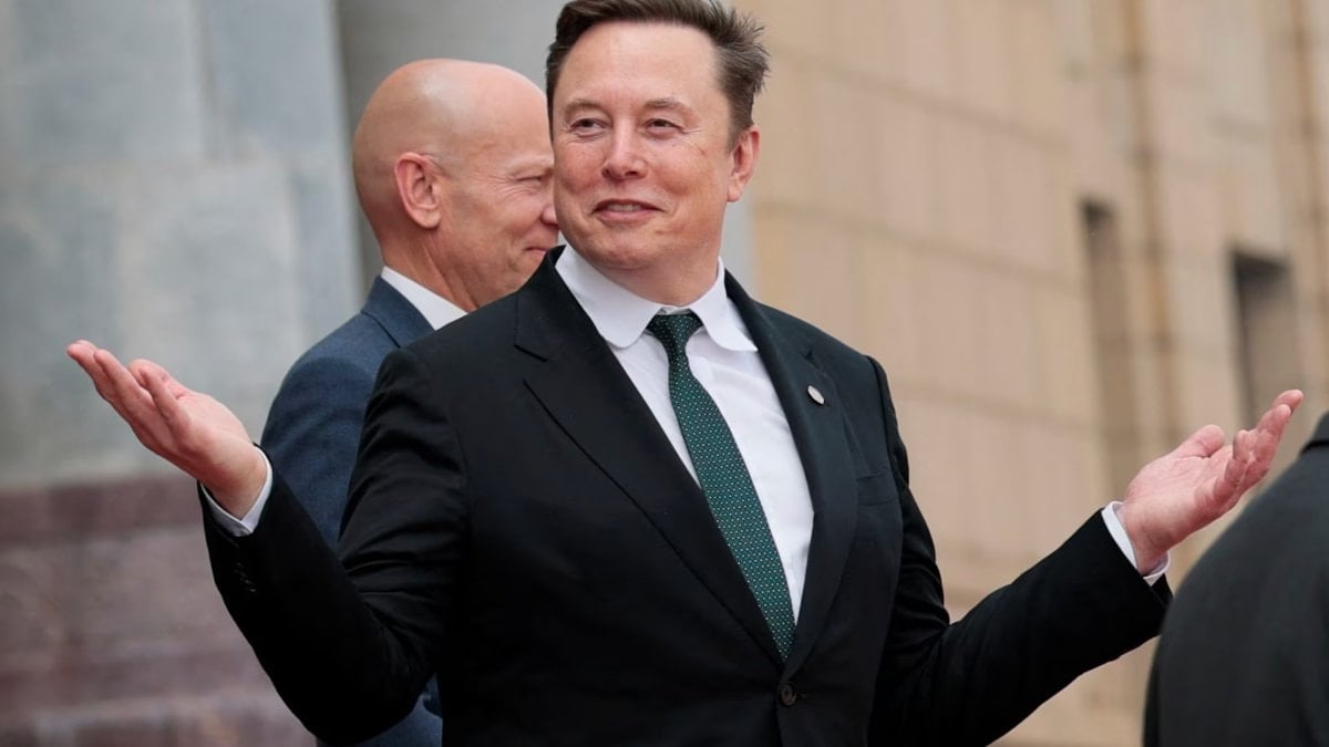 Elon Musk da Pekin’de: Çinliler hem seviyor hem tedirgin oluyor