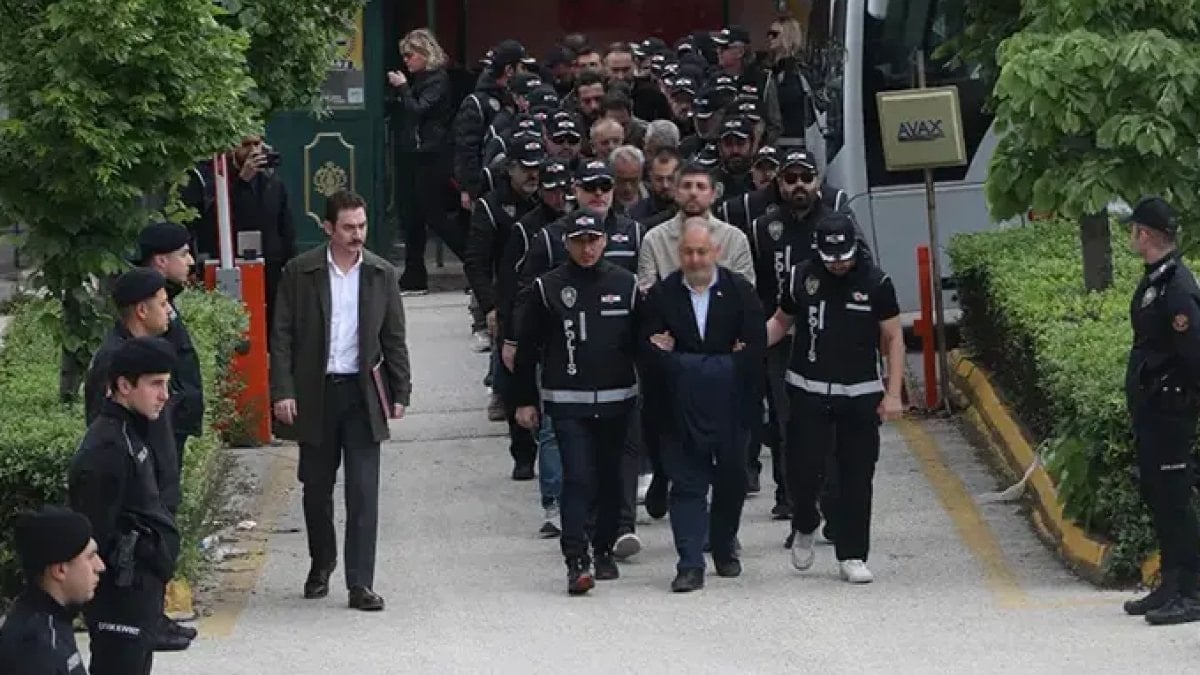 Eskişehir’de Tepebaşı Belediyesi’nde yolsuzluk operasyonu şüphelileri adliyede