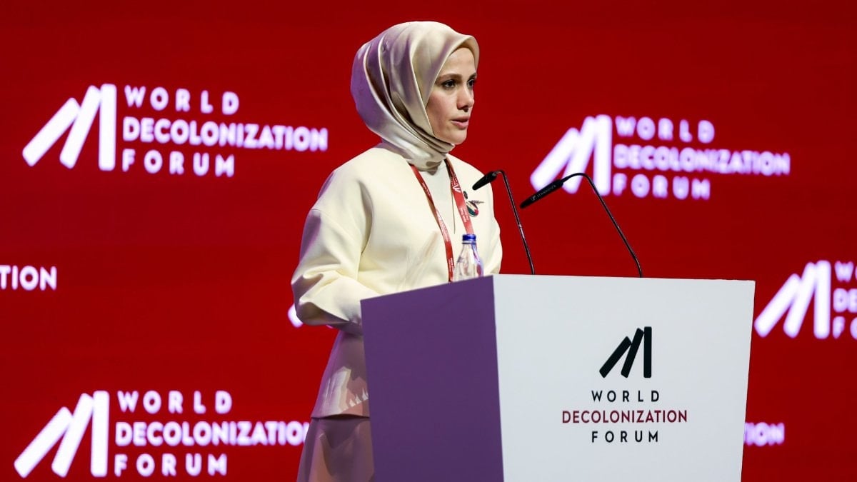 Esra Albayrak “World Decolonization Forum”unda konuştu