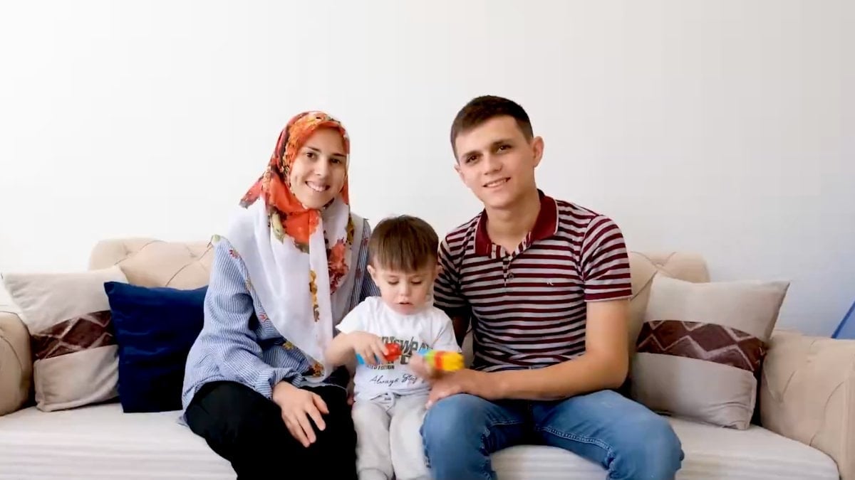 Evine kavuşan depremzede aileden Murat Kurum’a: Bakanımız söz verdi yaptı