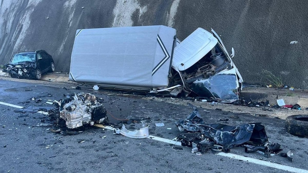 Giresun’da kamyonet ile otomobil çarpıştı: 6 yaralı