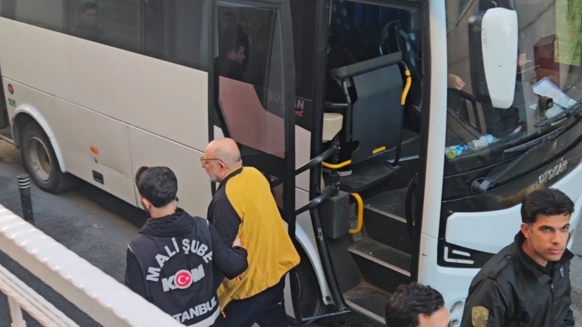 İBB’ye yönelik ihale operasyonunda şüpheliler sağlık kontrolünden geçirildi