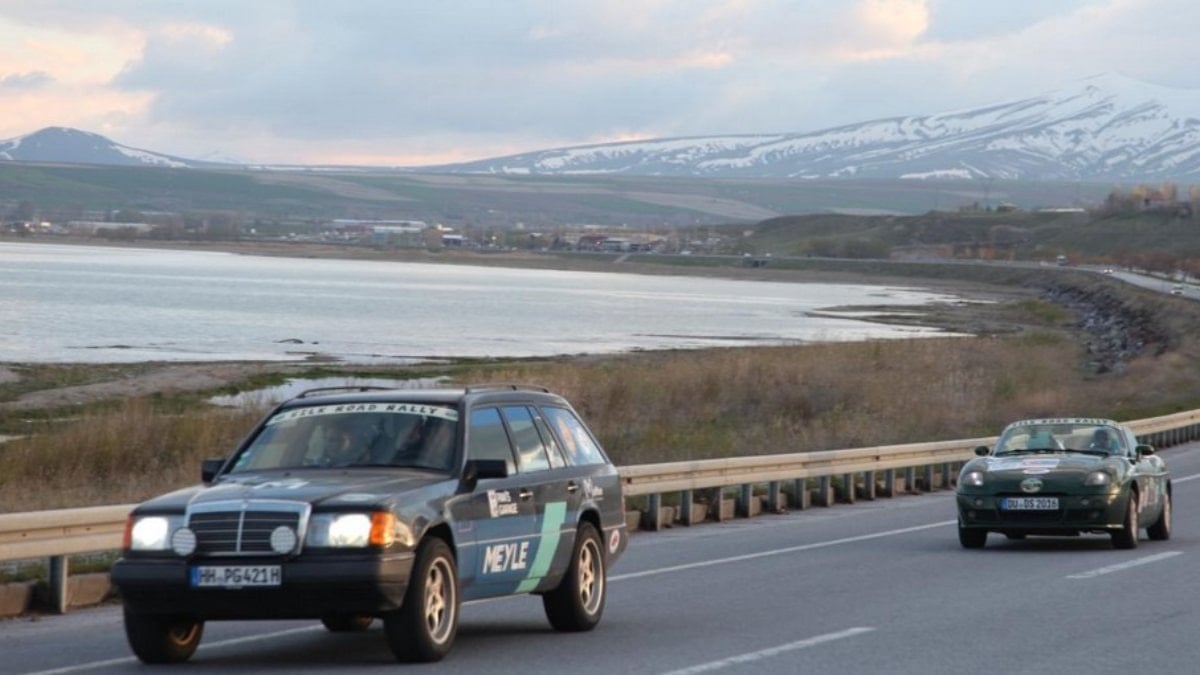 İpek Yolu Rallisi’nin Ahlat etabı tamamlandı