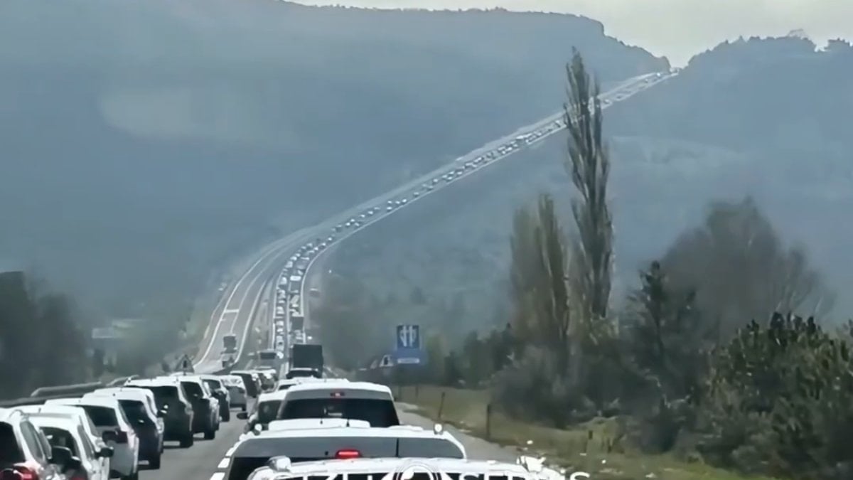 İstanbul’da bayram telaşı: Kent çıkışında yoğunluk oluştu
