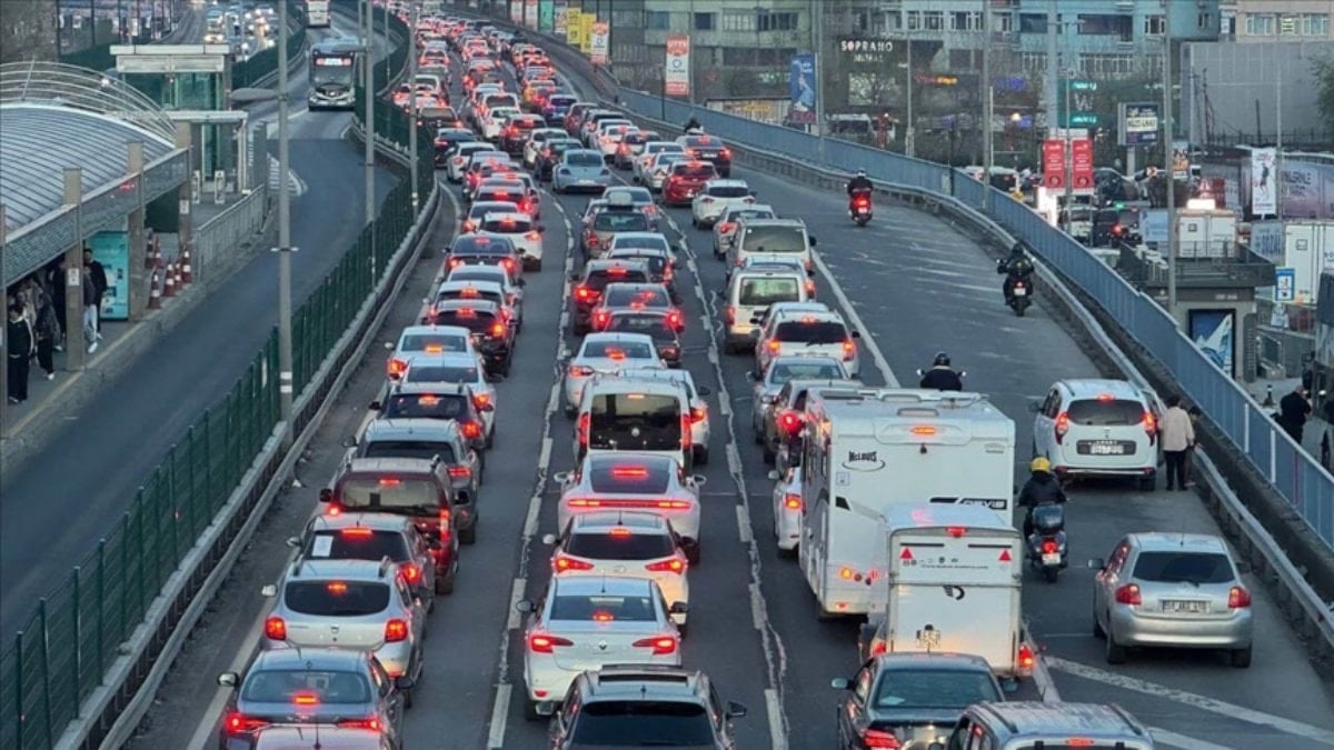 İstanbul’da haftanın ilk gününde trafik yoğunluğu