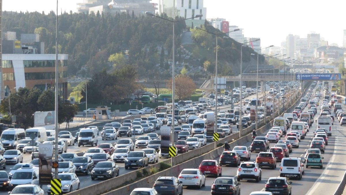 İstanbul’da trafik yoğunluğu yüzde 89’a kadar yükseldi