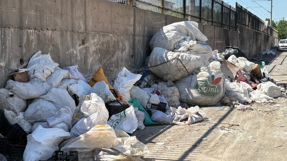 İzmir bayramda da bildiğiniz gibi: Çöp yığınları görenlere ‘pes’ dedirtti