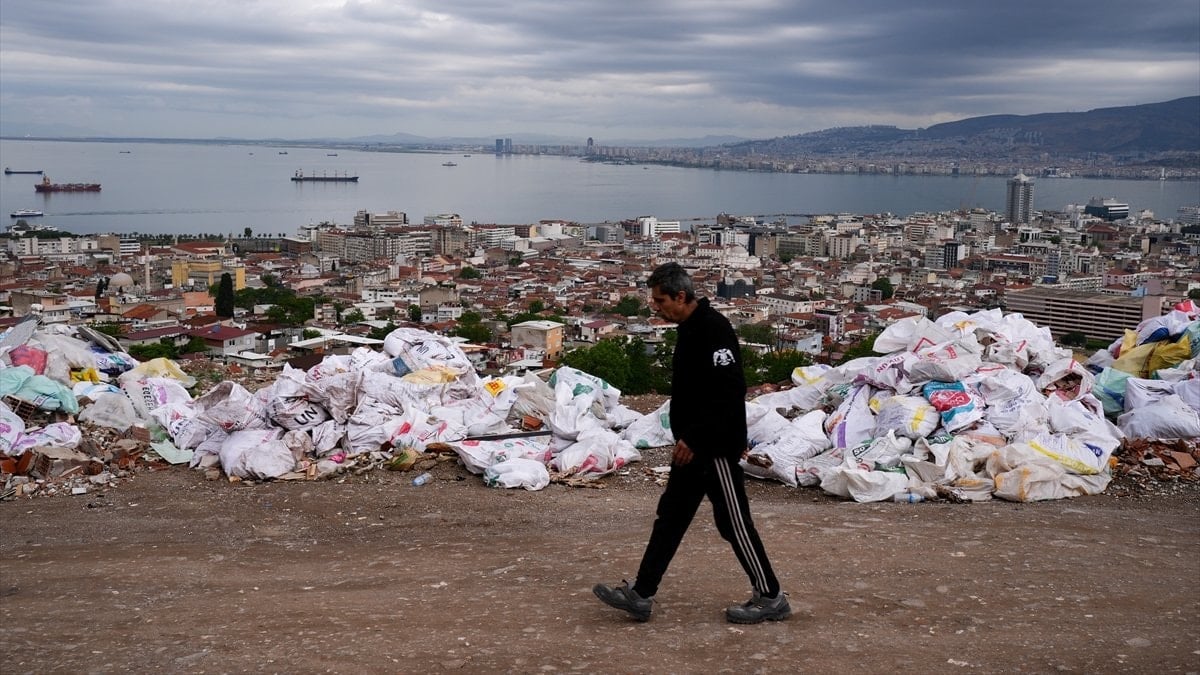 İzmir’in çöp imtihanı: Deniz manzaralı alan çöple kaplandı