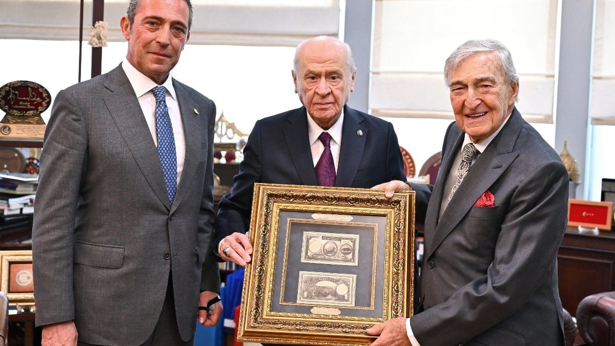 Koç ailesinden Bahçeli’ye ziyaret: Yüzüncü yıl programına davet ettiler