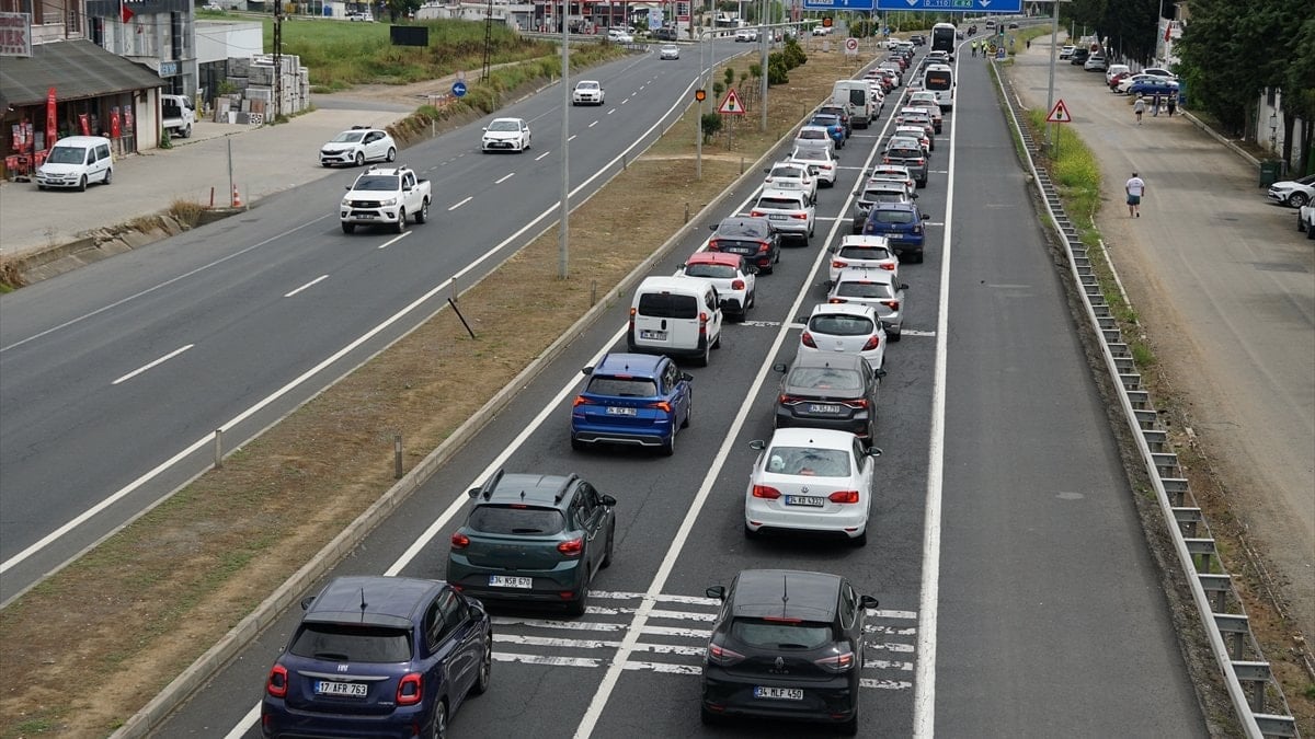Kurban Bayram’ı tatilinin son gününde dönüş yoğunluğu: Tekirdağ-İstanbul yolu