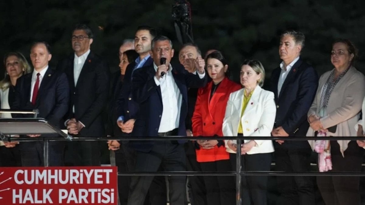 Özgür Özel CHP’li büyükşehir belediye başkanlarıyla görüşecek