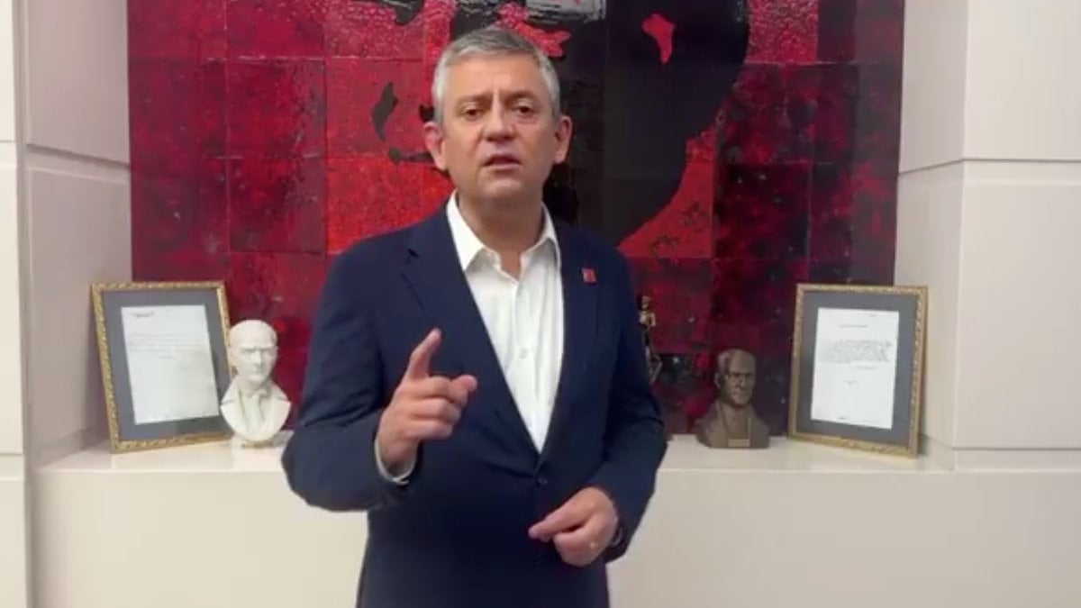 Polis CHP Genel Merkez’e girdi, Özel açıklama yaptı: Buradan çıkmayacağız