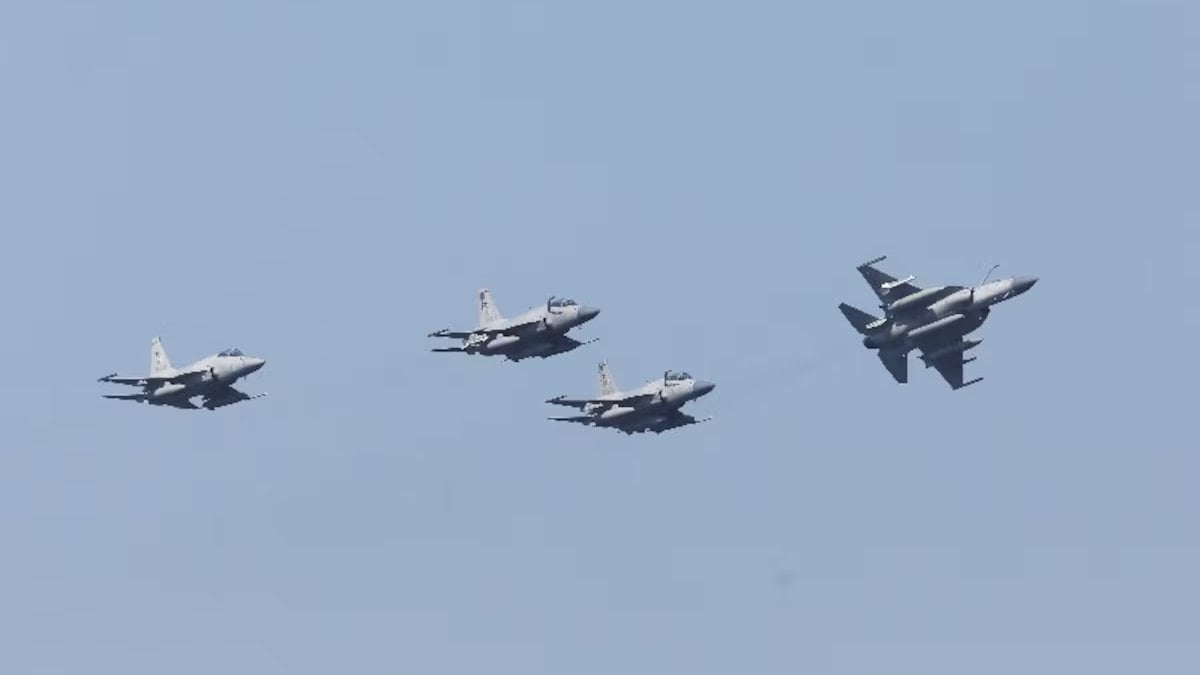 Reuters yazdı: Pakistan, Suudi Arabistan’a jet filosu ve 8 bin asker gönderdi