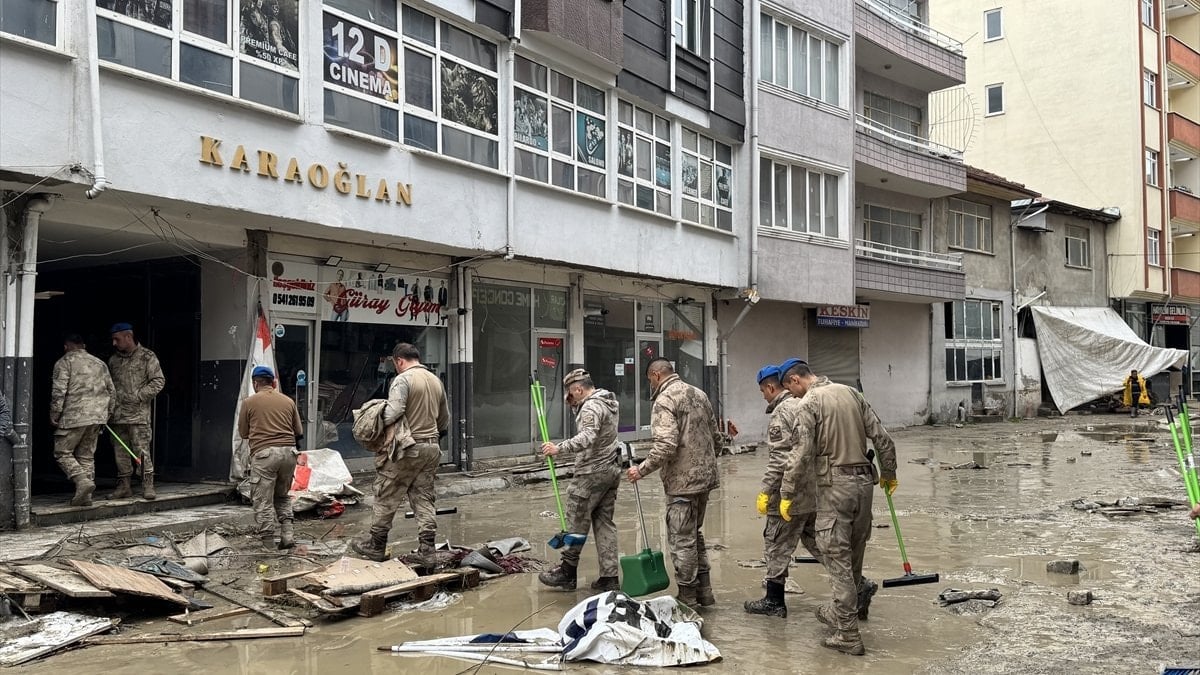 Samsun Havza’da sel mağduru vatandaşların yardımına jandarma koştu