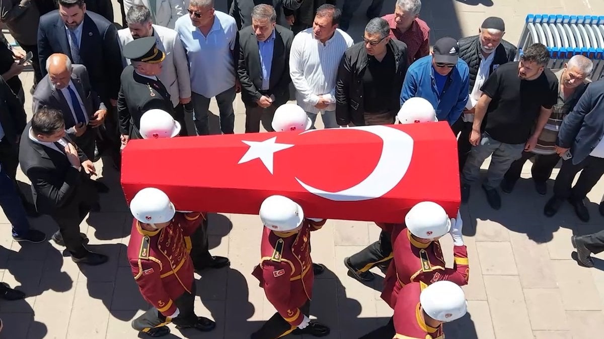 Şehit Astsubay Yusuf Ergün’e veda: Ne mutlu bana, şehit babasıyım