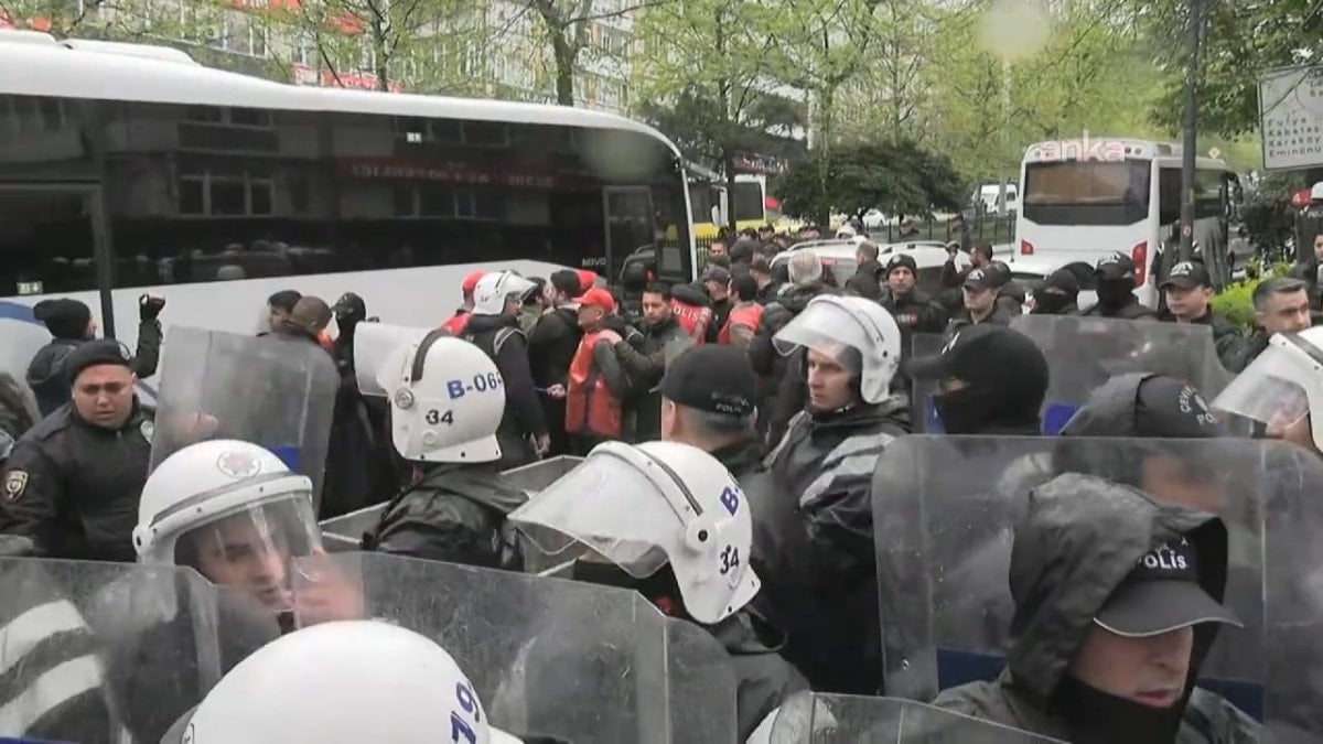 Taksim Meydanı’na yürümek isteyen bir gruba polis müdahale etti