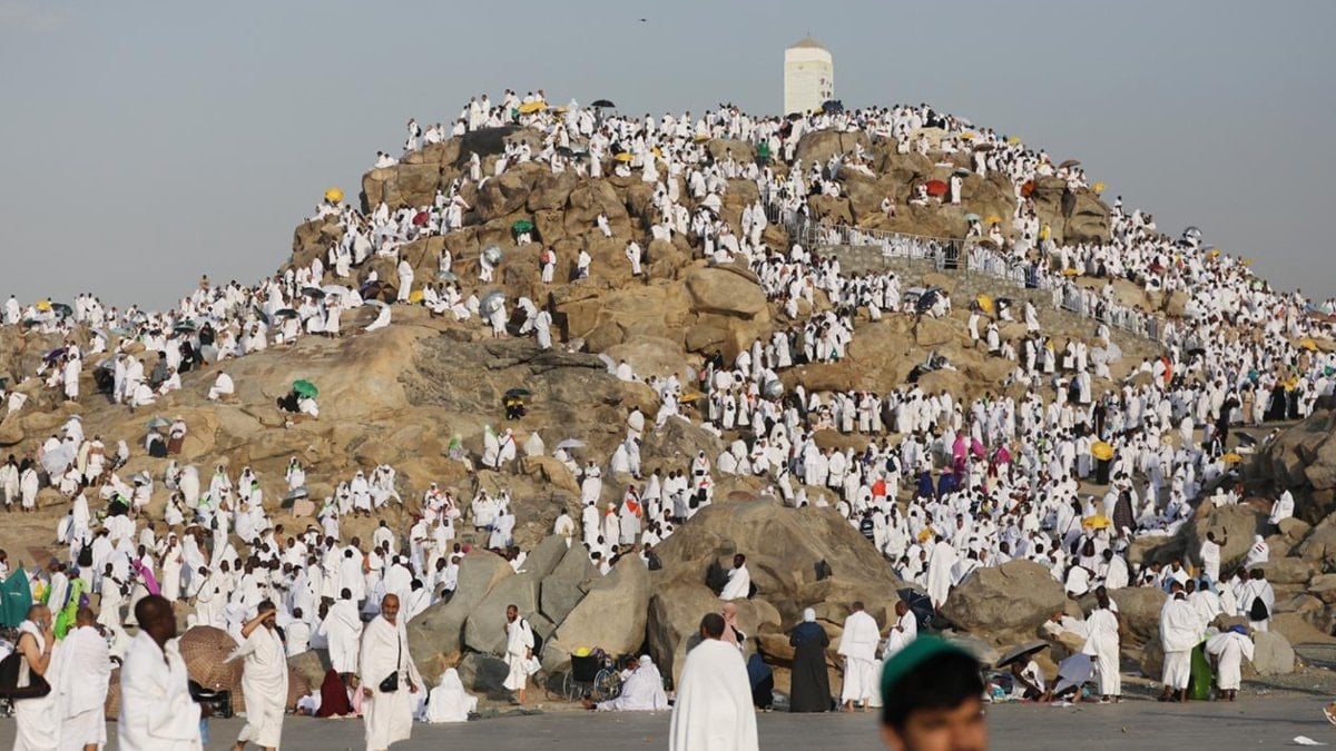 Türk hacı adaylarının Arafat’a intikali başladı