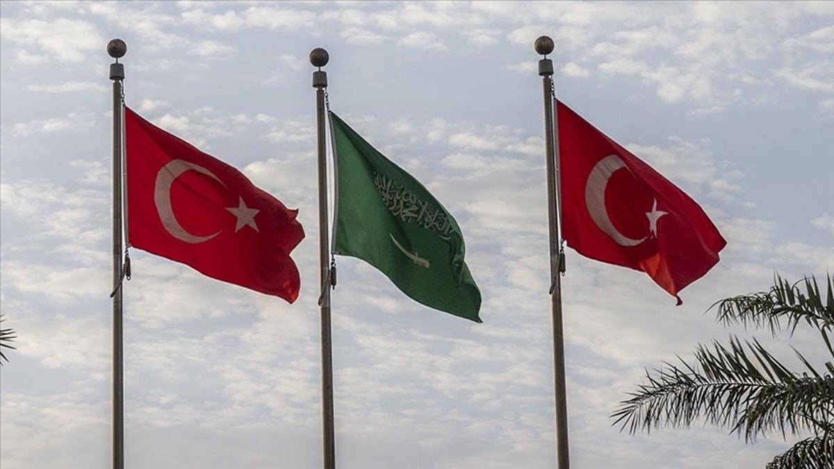 Türkiye ve Suudi Arabistan karşılıklı vize muafiyeti getirecek