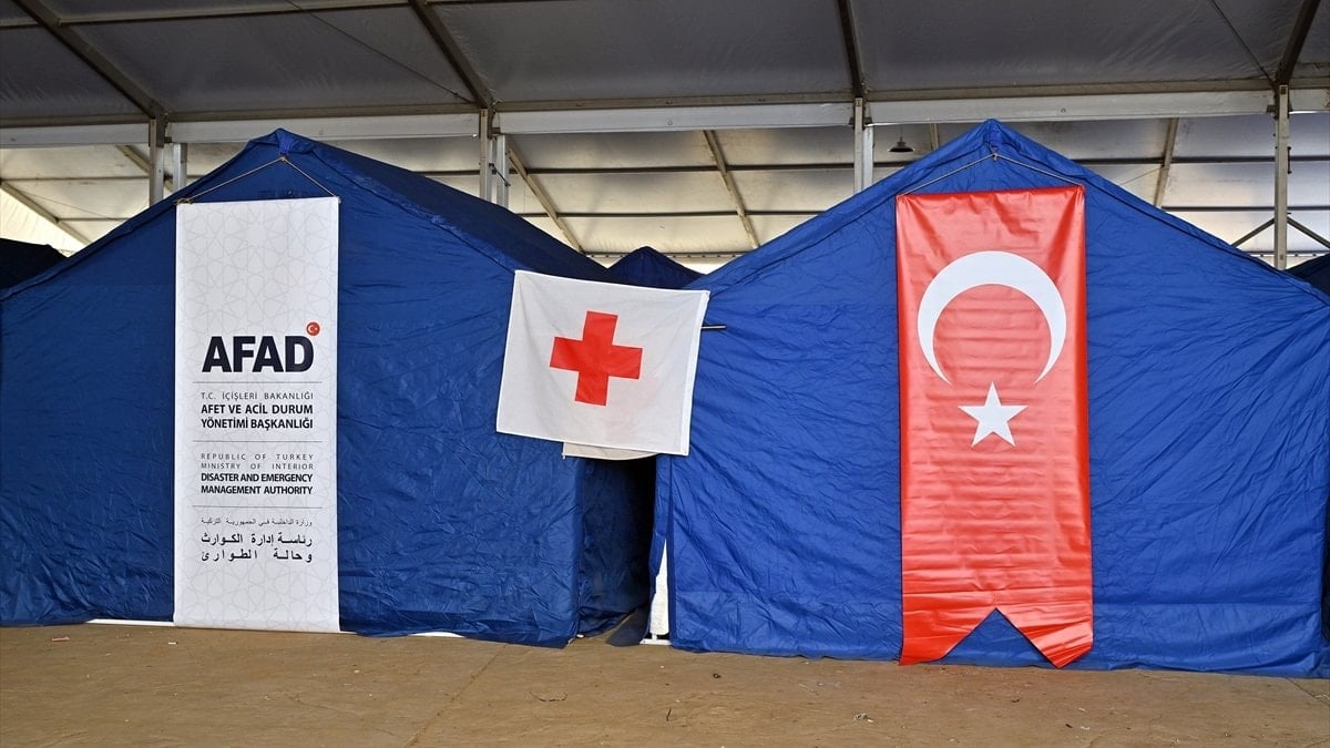 Türkiye’nin Lübnan’a gönderdiği çadırlar, geöçici yaşam alanı oldu